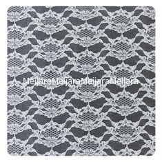 Chine Tissu simple mince blanc de dentelle de maille de filet de nylon de la fleur 100% largeur de 1,5 - de 1.55m fournisseur