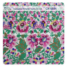 Chine Tissu brodé floral coloré de dentelle de crochet pour le vêtement de mode fournisseur
