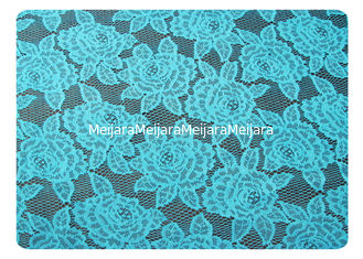 Chine Tissu de polyester par la cour fournisseur
