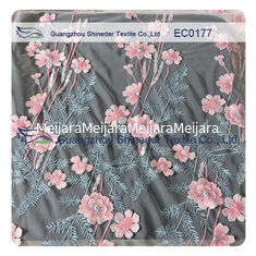 Chine Tissu brodé de dentelle de polyester pour la haute couture chaude d'habillement d'été florale fournisseur