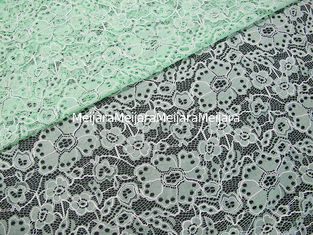 Chine Modèle de fleur brodé par nylon durable fait sur commande de vert de tissu de dentelle de coton fournisseur