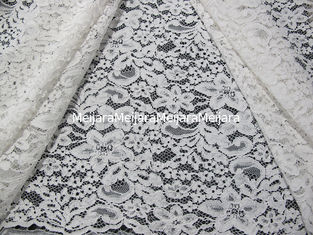 Chine Le beau blanc a attaché le tissu de dentelle/le tissu dentelle de jacquard par la cour fournisseur
