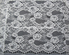 Chine Tissu attaché peu commun coloré de dentelle de broderie de guipure pour la couture fournisseur