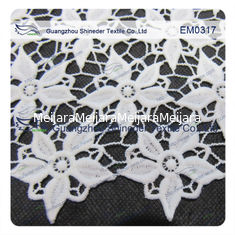 Chine La fleur de Cinq-pétale a brodé le tissu de dentelle pour le vêtement/dames s'habillent/robes de mariage fournisseur