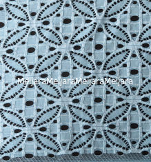 Chine Tissu élastique de dentelle de Spandex et de nylon avec le petit modèle de fleur elliptique fournisseur