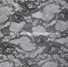 Chine Tissu élastique de haute qualité FNS1948 de dentelle de fleur de couleur courante noire fournisseur