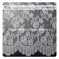 Chine Équilibre de couture de dentelle de cil de fleur blanche pour la robe de mariage nuptiale fournisseur