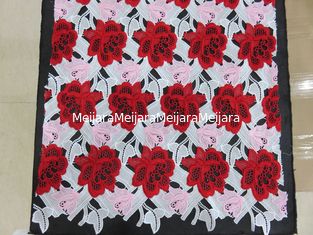 Chine La couleur trois lourde a brodé le tissu de dentelle de crochet/tissu de couture fournisseur