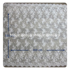 Chine Dentelle suisse en nylon de Chantilly de la voile 100, tissu français adapté aux besoins du client de dentelle fournisseur