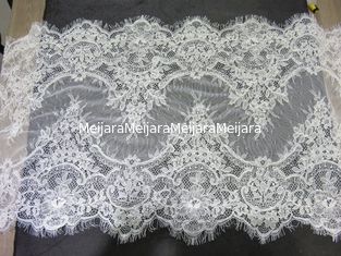 Chine Le bel équilibre 44cm court de dentelle de cil de corde/a brodé le tissu de dentelle fournisseur