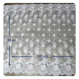 Le tissu de teinture qui respecte l'environnement de dentelle de Chantilly de robe de mariage, ivoire a répété floral fournisseur
