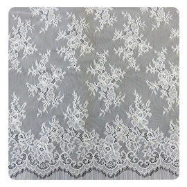 Robe de mariage bordée crantée florale ene ivoire de dentelle de Chantilly de nylon de 100% adaptée aux besoins du client fournisseur