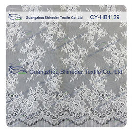 Robe de mariage bordée crantée florale ene ivoire de dentelle de Chantilly de nylon de 100% adaptée aux besoins du client fournisseur