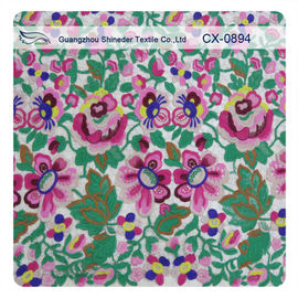 Tissu brodé floral coloré de dentelle de crochet pour le vêtement de mode fournisseur