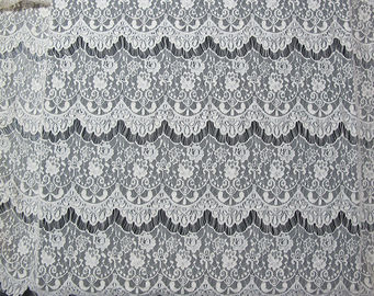 Amincissez le tissu de dentelle cranté par dentelle française en nylon creuse de cil pour le vêtement de dame (CY-DN0002) fournisseur