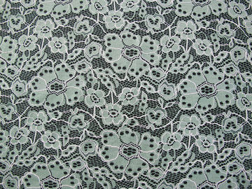 Modèle de fleur brodé par nylon durable fait sur commande de vert de tissu de dentelle de coton fournisseur