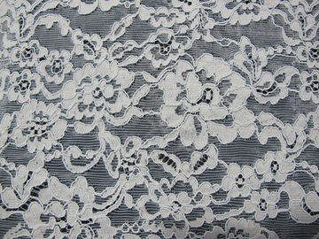 Dentelle en nylon attachée nuptiale blanche de rayonne de coton tricotée par tissu de dentelle pour l'habillement fournisseur