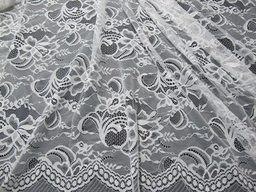 Floral suisse en nylon blanc de tissu de dentelle tricoté avec la dentelle de frontière et le bord de feston fournisseur
