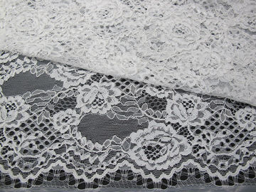 Tissu attaché peu commun coloré de dentelle de broderie de guipure pour la couture fournisseur