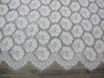 Équilibre nuptiale de dentelle de cil de coton du nylon 70% de 30% pour des robes de mariage fournisseur