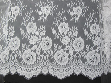 Équilibre en nylon carré de dentelle de cil/dentelle exquise de robe pour la décoration 150cm x 150cm fournisseur