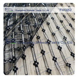 Tissu métallique en nylon argenté léger de dentelle pour le vêtement fournisseur