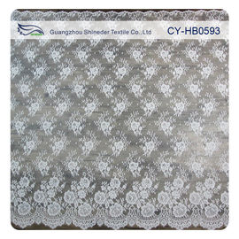 Tissu en nylon de dentelle de Chantily pour des robes de mariage, tissu floral cranté de dentelle fournisseur