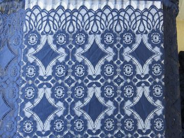 Tissu en nylon de dentelle de bout droit de beau coton géométrique bleu profond/tissu rideau en dentelle fournisseur