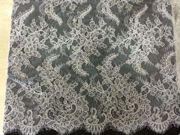 Lingerie de dentelle de Chantilly crantée par blanc sensible, tissu attaché nuptiale de dentelle fournisseur