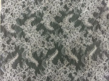 Lingerie de dentelle de Chantilly crantée par blanc sensible, tissu attaché nuptiale de dentelle fournisseur