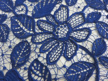 Travail manuel brodé floral de tissu de dentelle de corde de bleu royal pour la robe de femme fournisseur